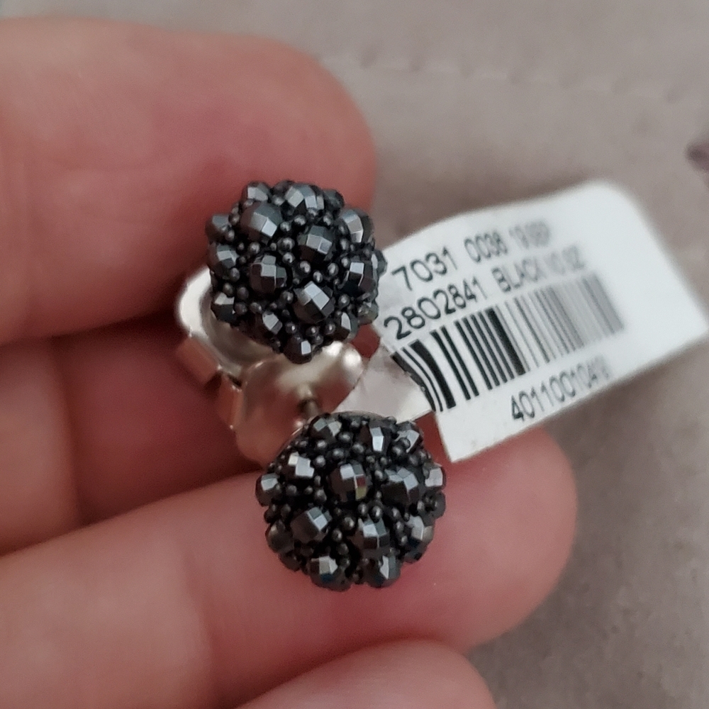 David Yurman Cable Berries Stud Earrings - Picture 4 of 4